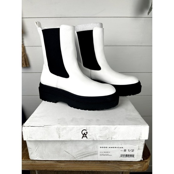 NIB Good American White Leather Chelsea Boot 8.5 Retail:$239 - Picture 1 of 5